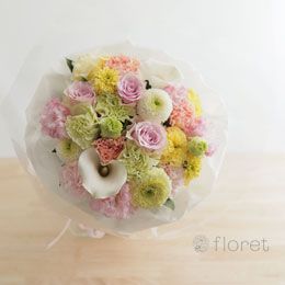 すっきりカラーがポイントの大人パステルブーケ