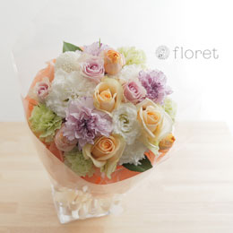 白パステルの優しいブーケ