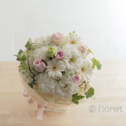 ふわふわ白ピンクのブーケ