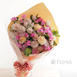 優しいピンクの大きな花束