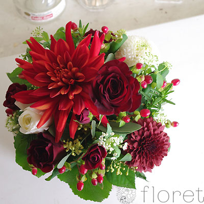 赤色の花を使ったフラワーギフト フラワーギフト 花の通販サイト Floret フロレット