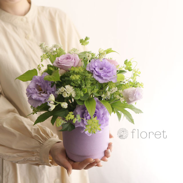 紫色ポットのラベンダーアレンジメント